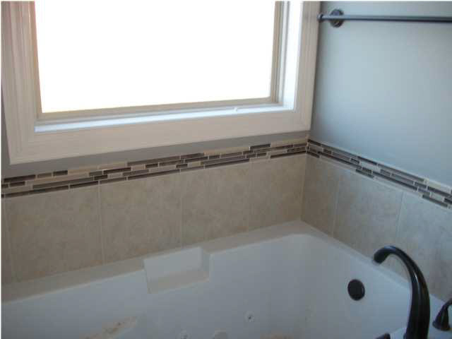 Master Bath Tub with Beautiful Tile Work