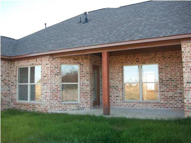 112 Runner's Way Canton, MS 39046 - Photo 8 of 13 Back Porch