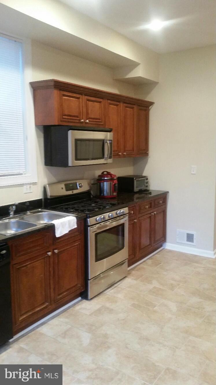1405 Montello Avenue Northeast Washington, DC 20002 - Photo 8 of 21 Kitchen
