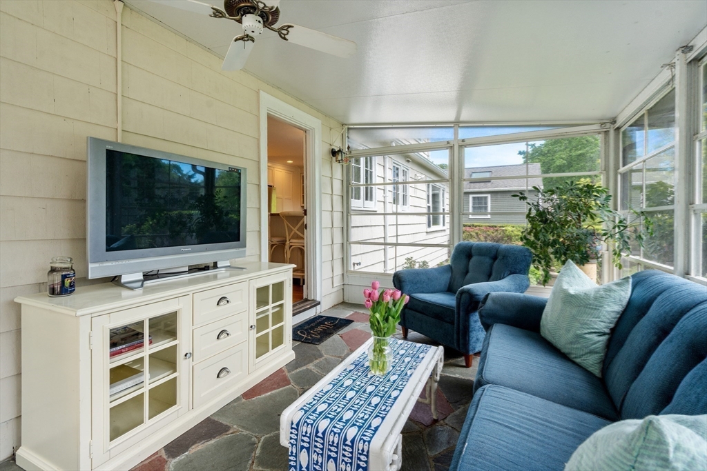 39 Manton Road Swampscott, MA 01907 - Photo 16 of 35 Gallery Image 16