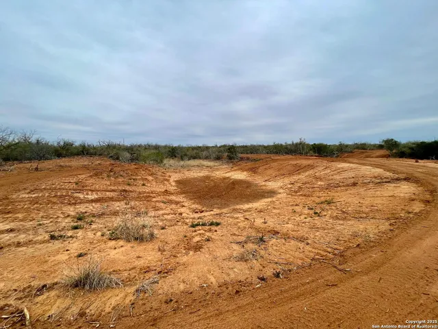 $134,900 | 2 Fm 140, Bigfoot, TX 78005