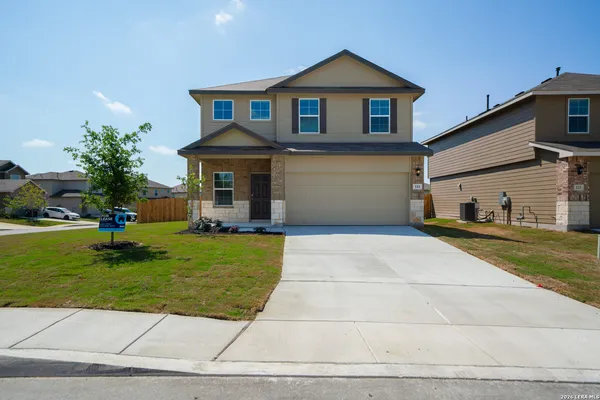 $2,600 | 111 Sabine Gull, San Antonio, TX 78253