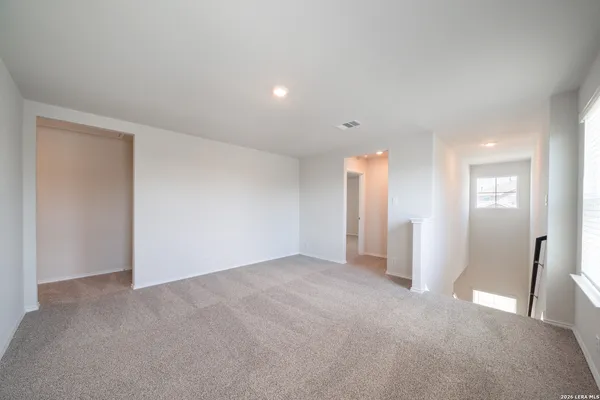 $2,600 | 111 Sabine Gull, San Antonio, TX 78253