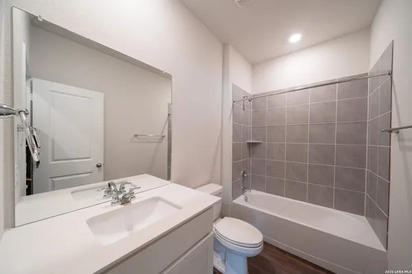 $2,600 | 111 Sabine Gull, San Antonio, TX 78253