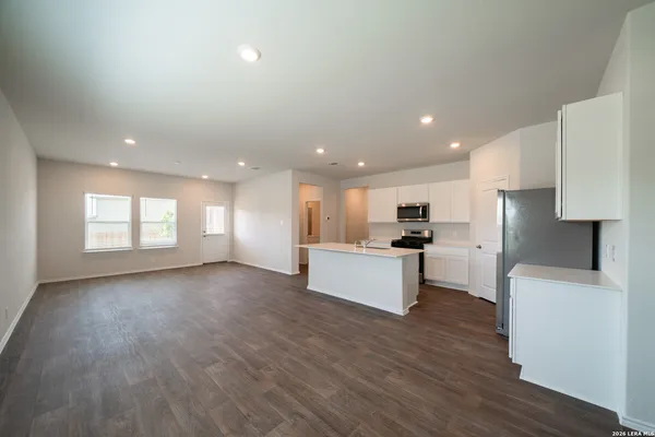 $2,600 | 111 Sabine Gull, San Antonio, TX 78253