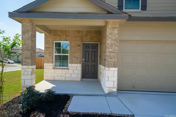 $2,600 | 111 Sabine Gull, San Antonio, TX 78253