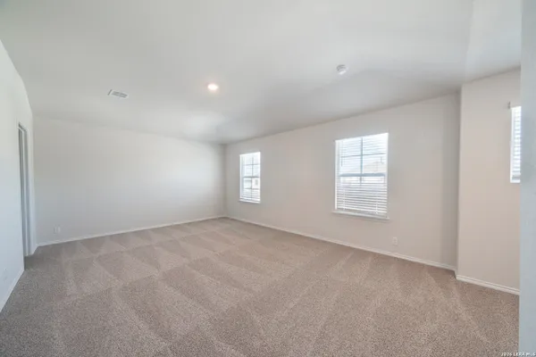 $2,600 | 111 Sabine Gull, San Antonio, TX 78253