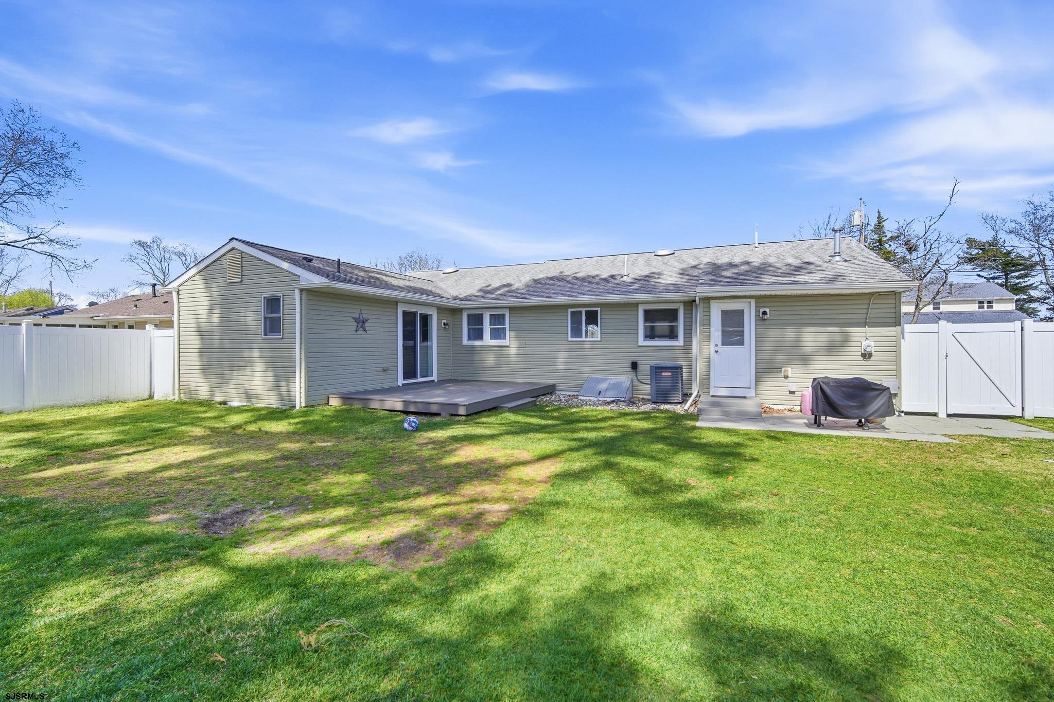 17 Princeton Road Somers Point, NJ 08244 - Photo 2 of 24