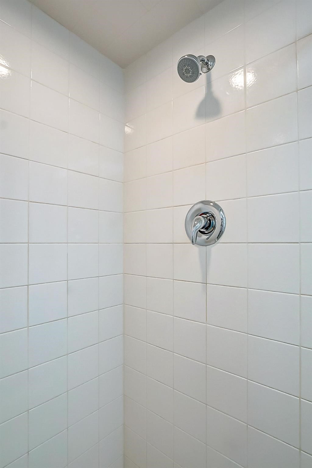 9218 Hammerly Boulevard Houston, TX 77080 - Photo 28 of 40 a bathroom with a shower