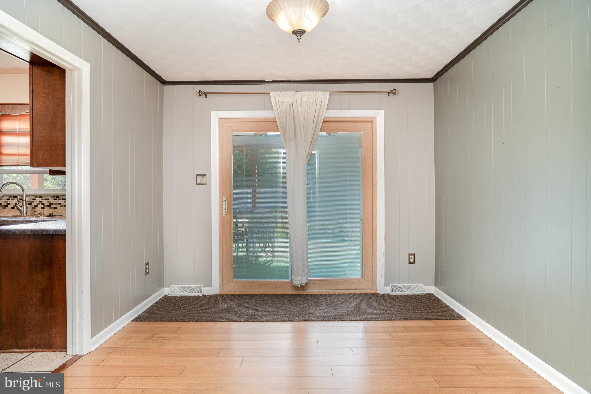 409 Berryhill Road Harrisburg, PA 17109 - Photo 7 of 35 Dining room 12 x 10 with sliders