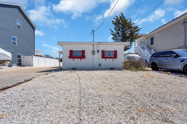$375,000 | 413 Twin Lakes Boulevard, Little Egg Harbor, NJ 08087