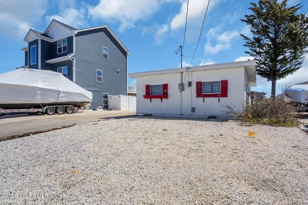 $375,000 | 413 Twin Lakes Boulevard, Little Egg Harbor, NJ 08087