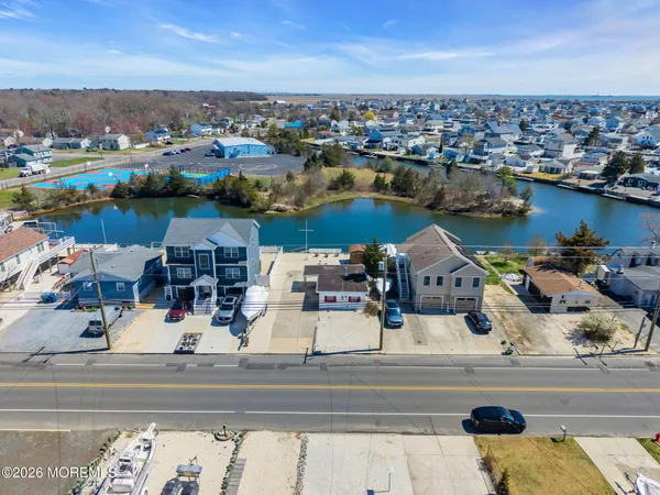 $375,000 | 413 Twin Lakes Boulevard, Little Egg Harbor, NJ 08087