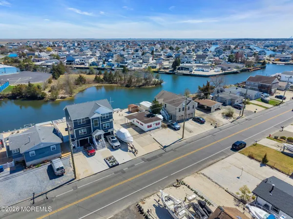 $375,000 | 413 Twin Lakes Boulevard, Little Egg Harbor, NJ 08087