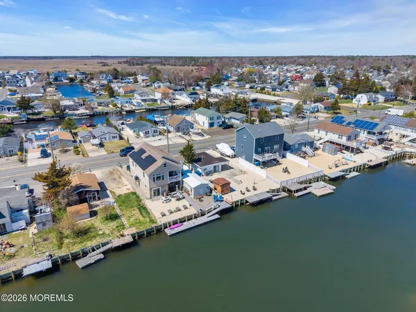 $375,000 | 413 Twin Lakes Boulevard, Little Egg Harbor, NJ 08087