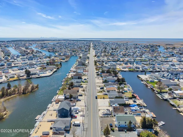 $375,000 | 413 Twin Lakes Boulevard, Little Egg Harbor, NJ 08087