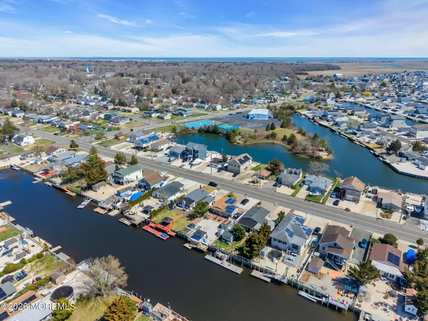 $375,000 | 413 Twin Lakes Boulevard, Little Egg Harbor, NJ 08087