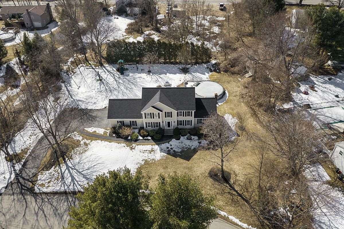 23 Birch Hill Road Salem, NH 03079 - Photo 3 of 40