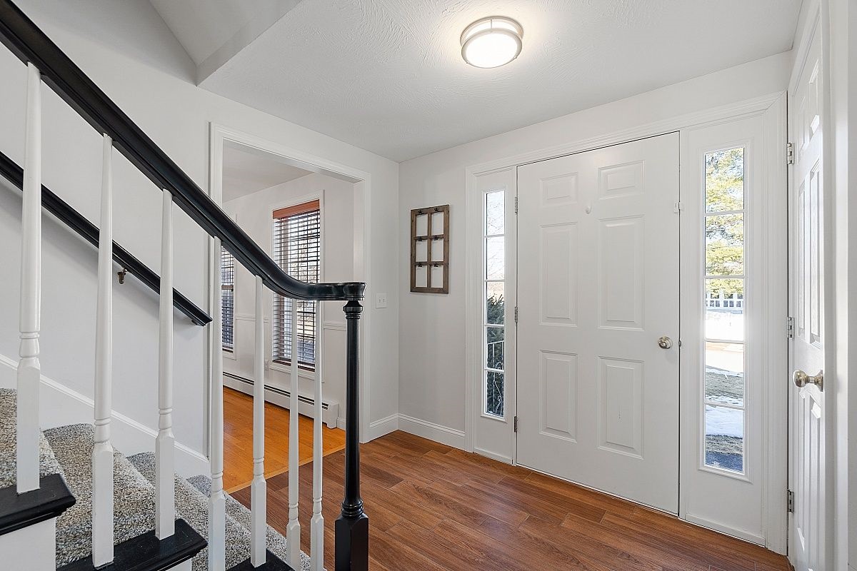 23 Birch Hill Road Salem, NH 03079 - Photo 4 of 40