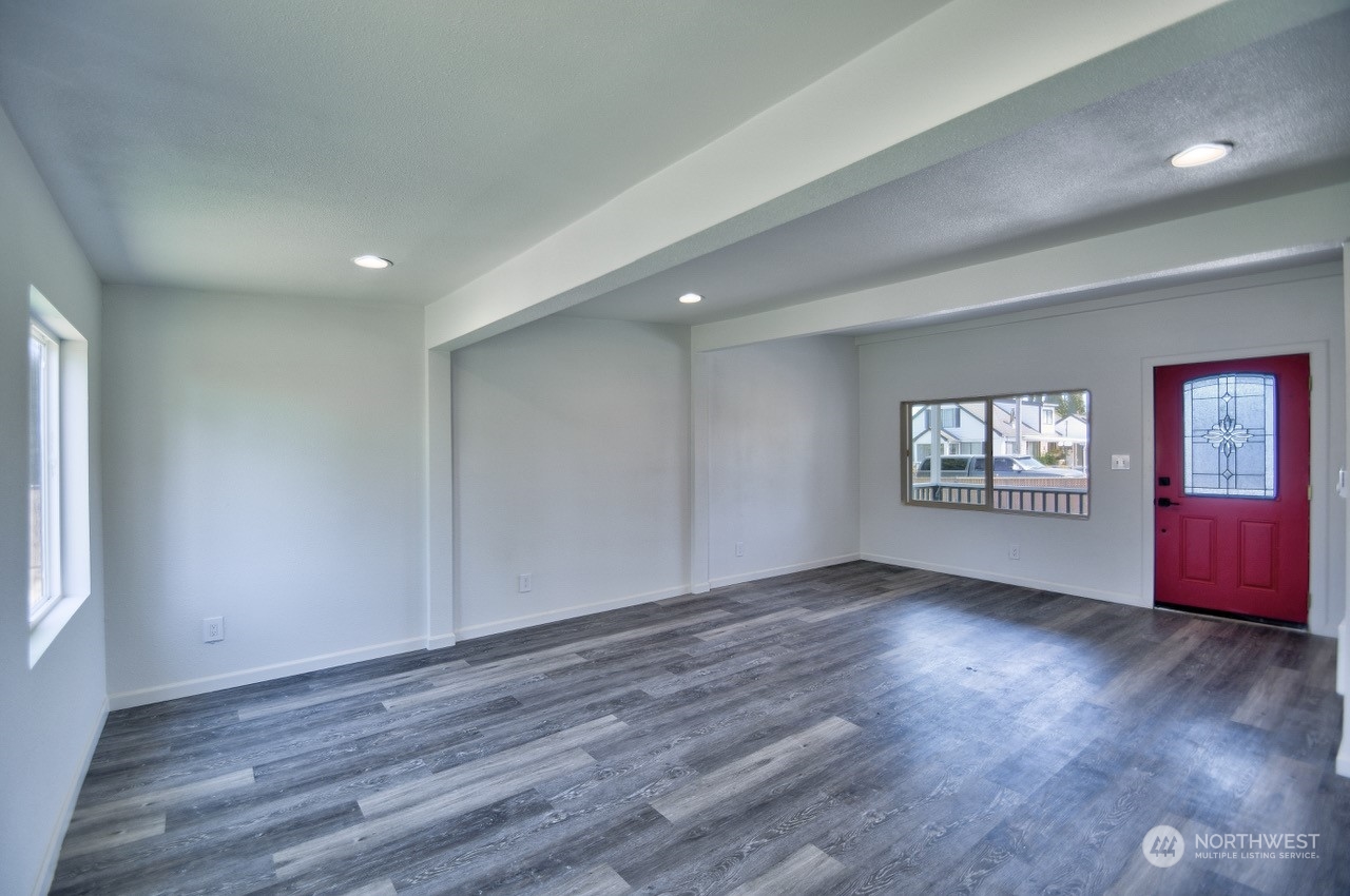 917 Calhoun Road Aberdeen, WA 98520 - Photo 6 of 37 Gallery Image 6