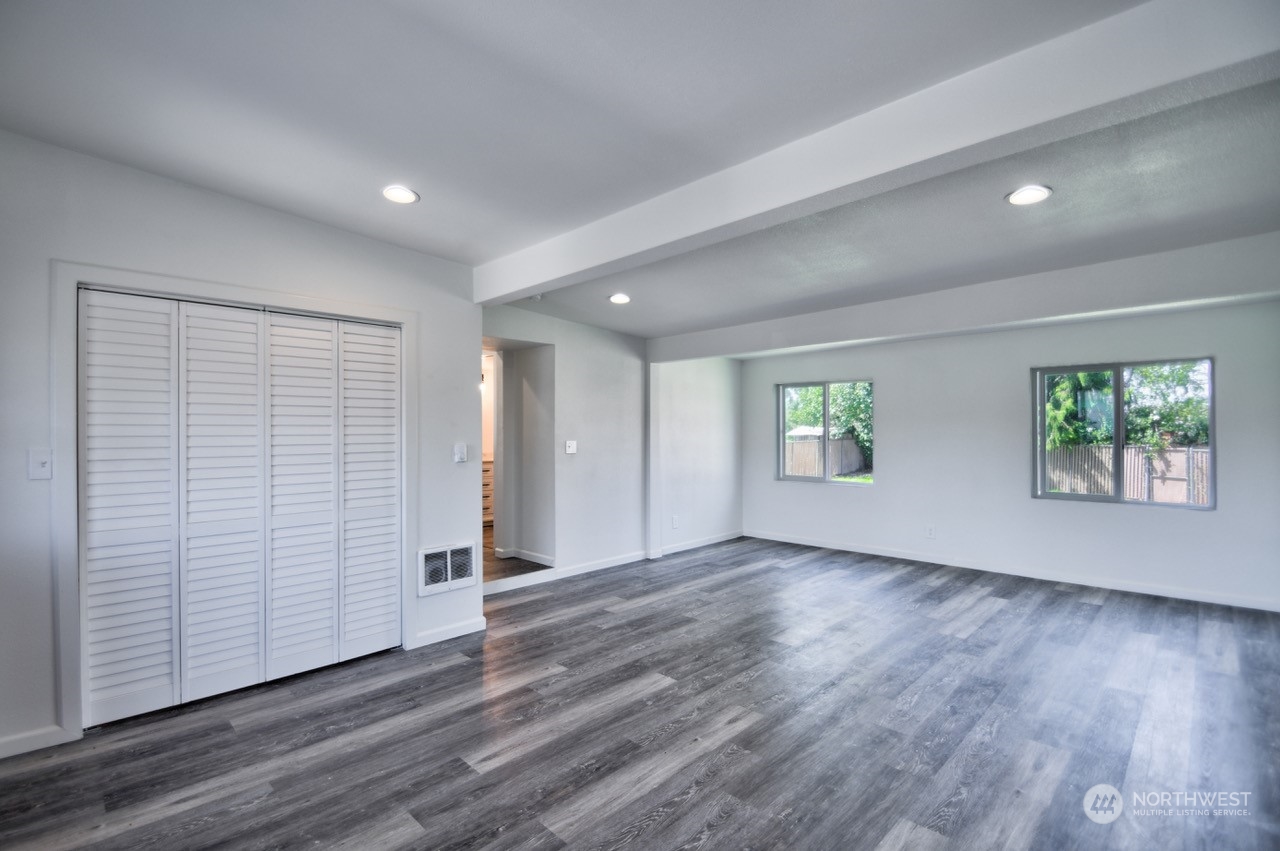917 Calhoun Road Aberdeen, WA 98520 - Photo 7 of 37 Gallery Image 7
