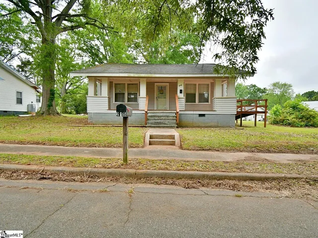 $154,900 | 215 Louisiana Street, Honea Path, SC 29654