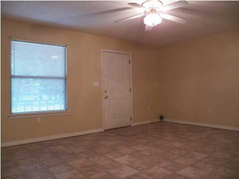 417 Cooper Street Crestview, FL 32539 - Photo 4 of 15 Gallery Image 4