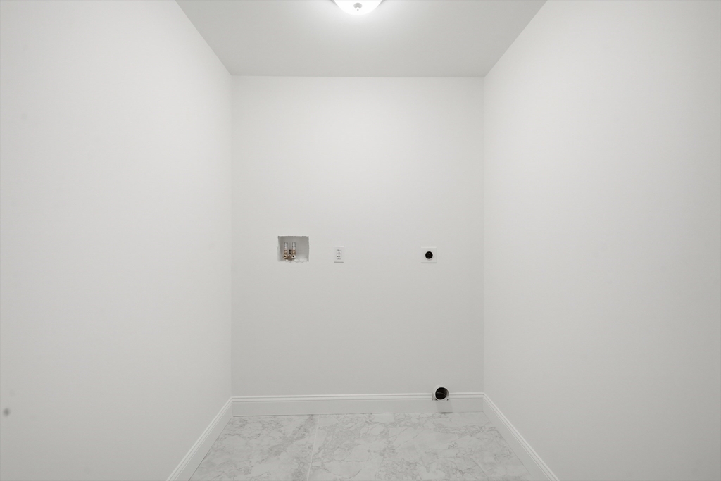 110 West Crystal Brook Drive Springfield, MA 01118 - Photo 27 of 40 a view of small space