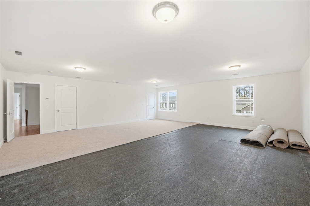 110 West Crystal Brook Drive Springfield, MA 01118 - Photo 36 of 40