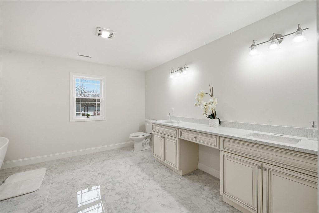 110 West Crystal Brook Drive Springfield, MA 01118 - Photo 39 of 40