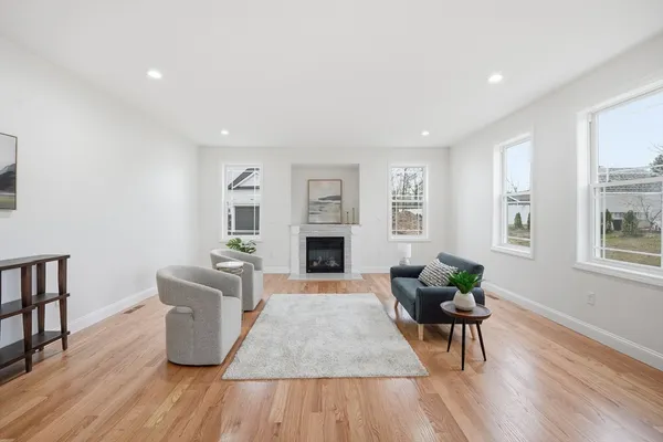 $799,999 | 110 West Crystal Brook Drive, Springfield, MA 01118