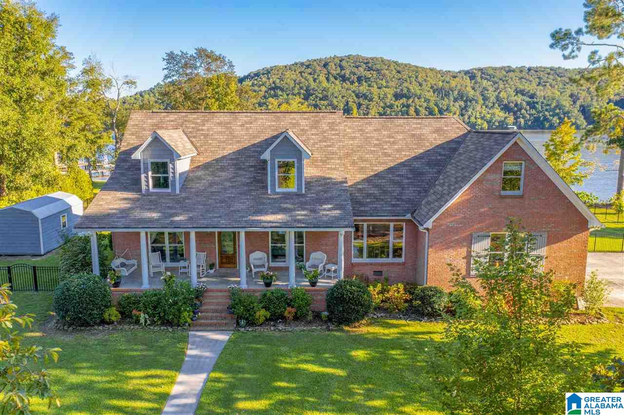 208 Merchant Drive Rainbow City, AL 35906 - Photo 1 of 46