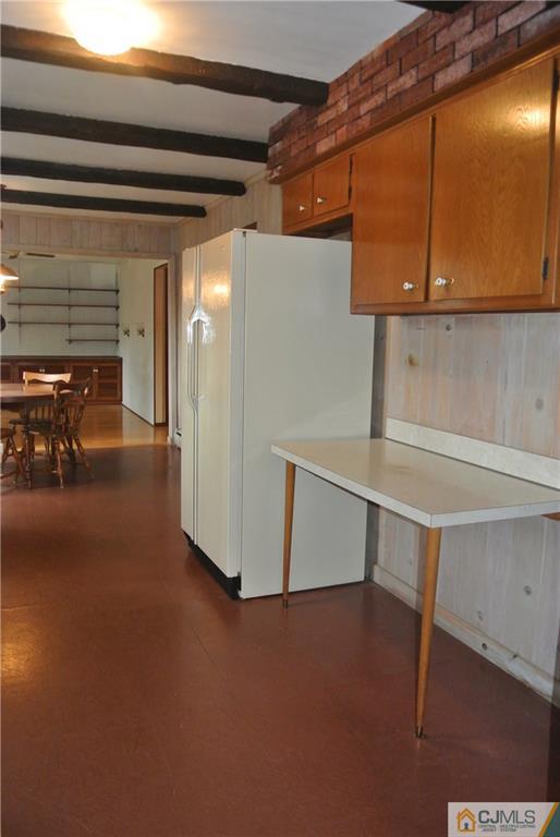 17 Woodruff Road Edison, NJ 08820 - Photo 9 of 25 a view of a hallway with seating area