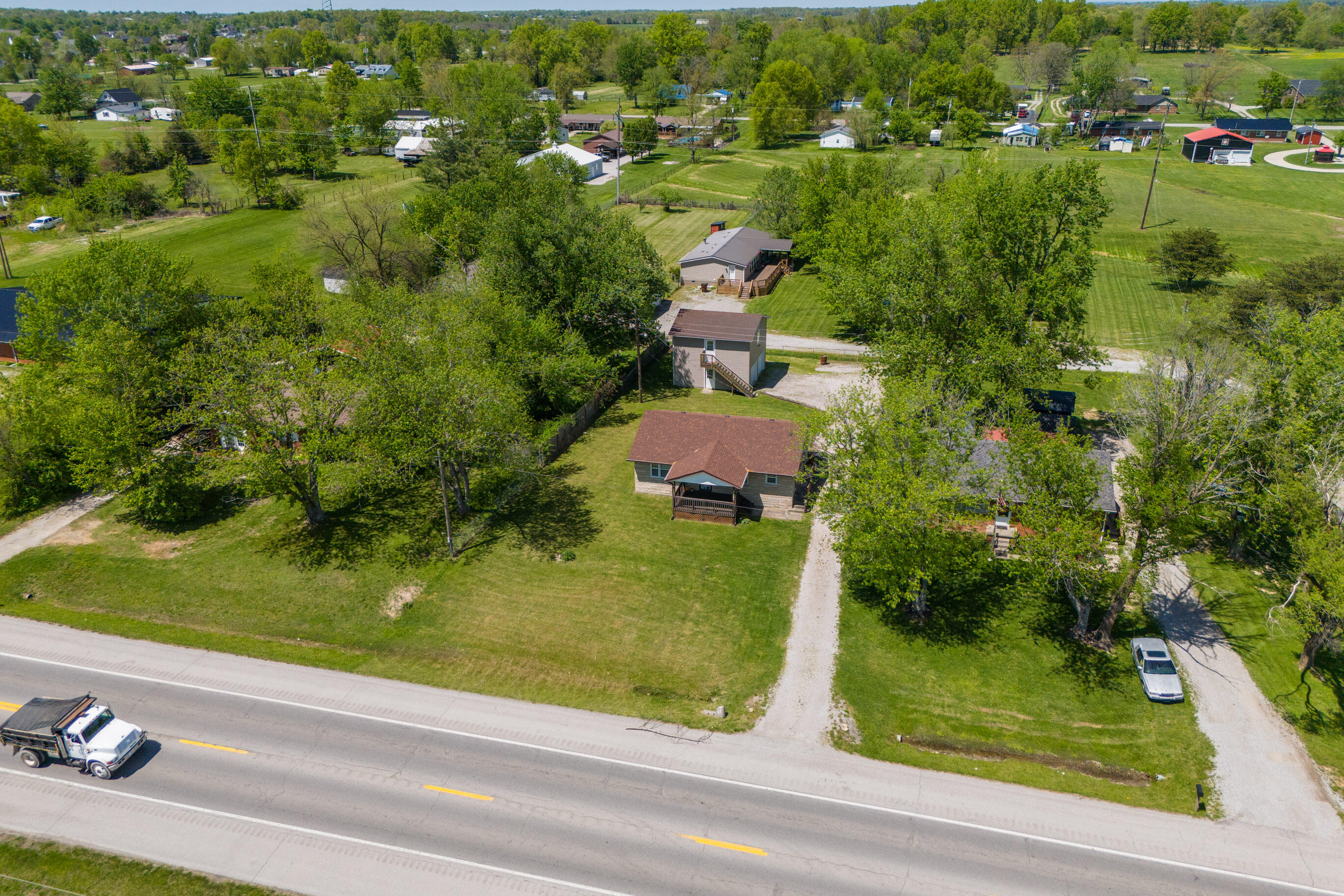 3323 Irvine Road Richmond, KY 40475 - Photo 30 of 37 20250428-3323-Irvine-Rd-drone-fh-003_web