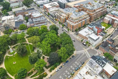 $789,000 | 40 West Park Place, Unit 304, Morristown, NJ 07960