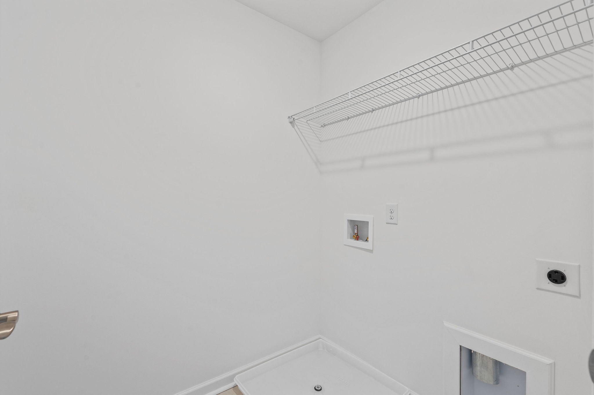 7124 Mapleside Lane Fairview, TN 37062 - Photo 23 of 30 a bathroom with a bathtub