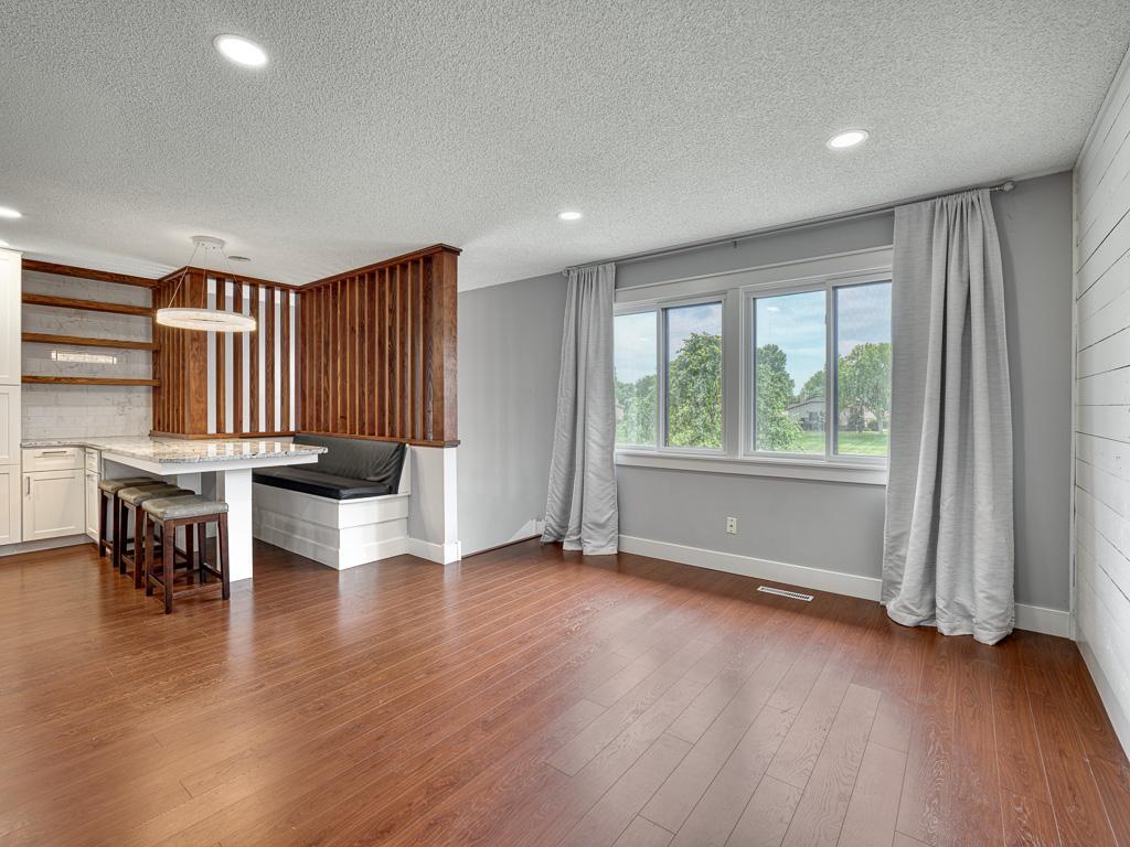 7633 Maplebrook Parkway North Brooklyn Park, MN 55445 - Photo 4 of 17
