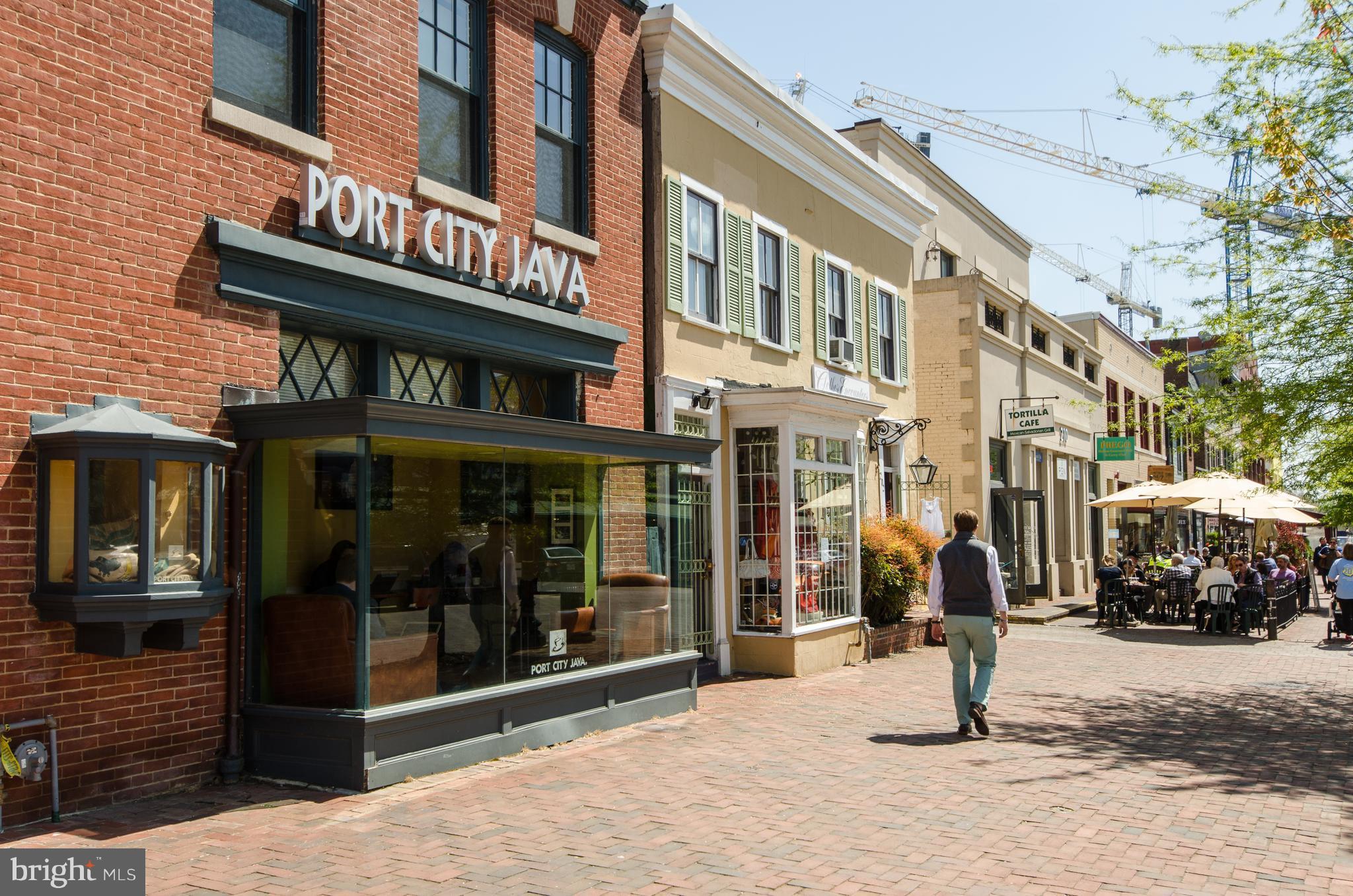 1514 K Street Southeast, Unit 3 Washington, DC 20003 - Photo 13 of 14 A community favorite!