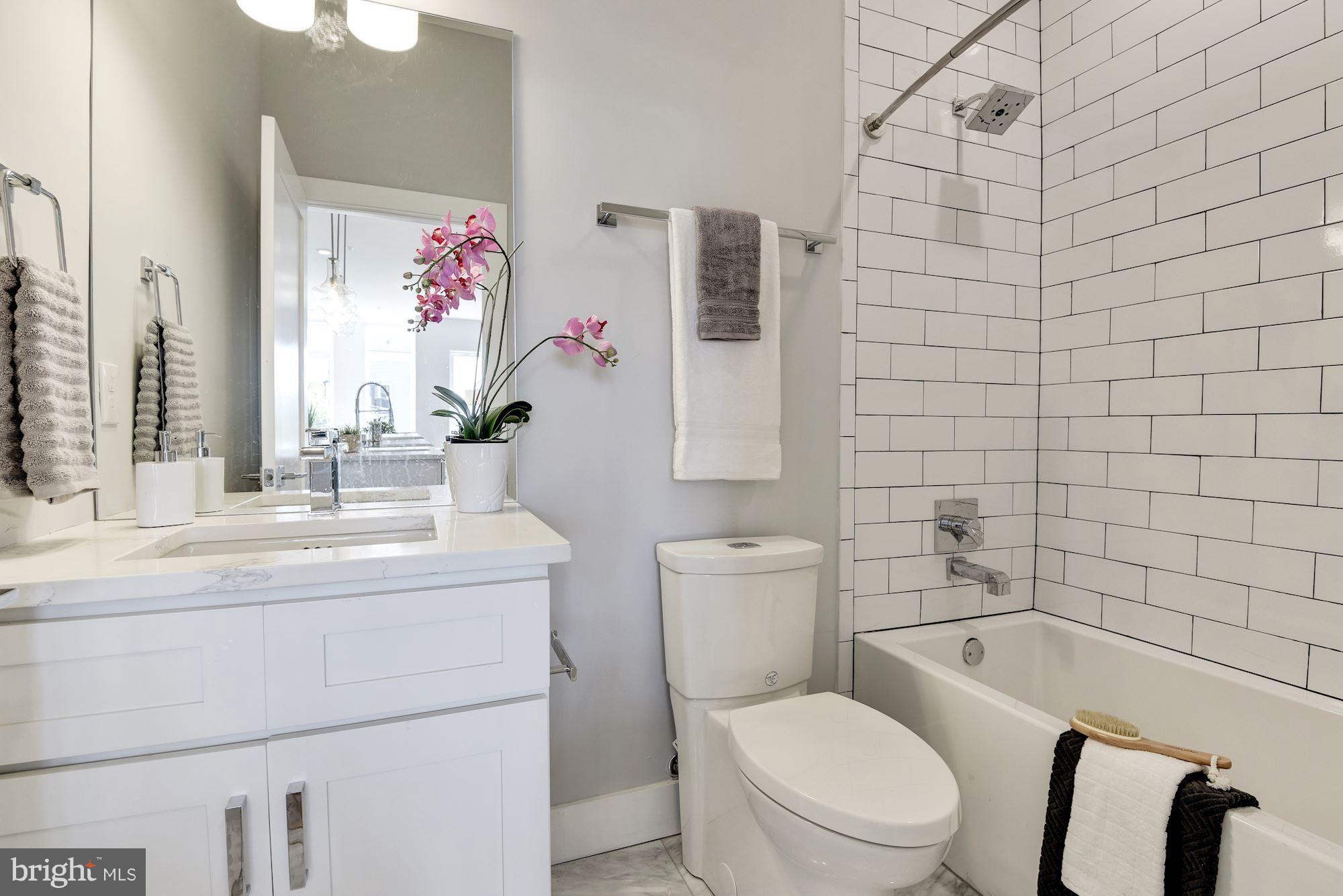 1514 K Street Southeast, Unit 3 Washington, DC 20003 - Photo 5 of 14 Bath