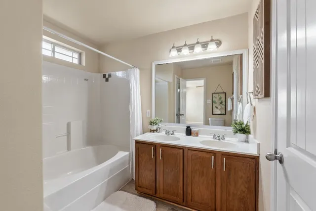 $299,900 | 137 Lignite Drive, Jarrell, TX 76537