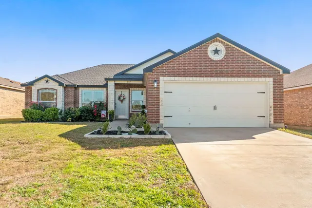 $299,900 | 137 Lignite Drive, Jarrell, TX 76537