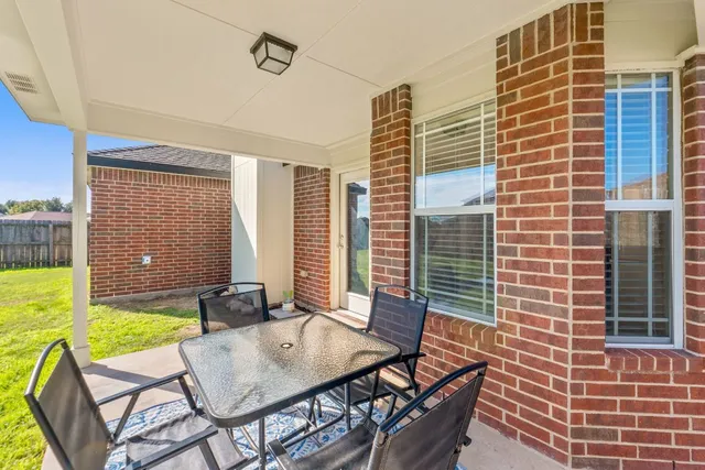 $299,900 | 137 Lignite Drive, Jarrell, TX 76537