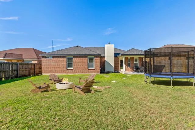 $299,900 | 137 Lignite Drive, Jarrell, TX 76537