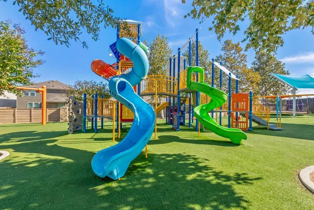 $299,900 | 137 Lignite Drive, Jarrell, TX 76537