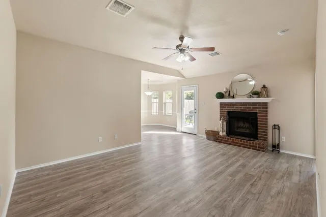 $299,900 | 137 Lignite Drive, Jarrell, TX 76537