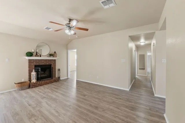 $299,900 | 137 Lignite Drive, Jarrell, TX 76537