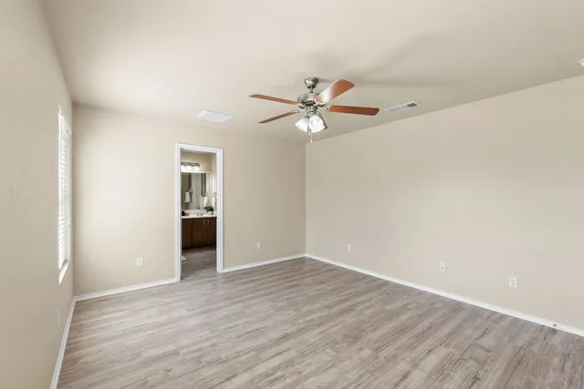 $299,900 | 137 Lignite Drive, Jarrell, TX 76537