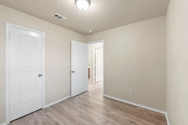 $299,900 | 137 Lignite Drive, Jarrell, TX 76537