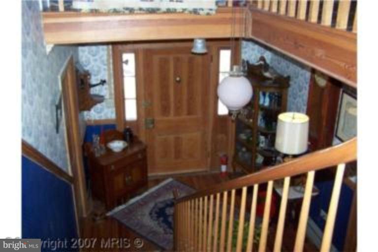 294 Rienzi Knoll Road Middletown, VA 22645 - Photo 7 of 10 Entrance / Foyer