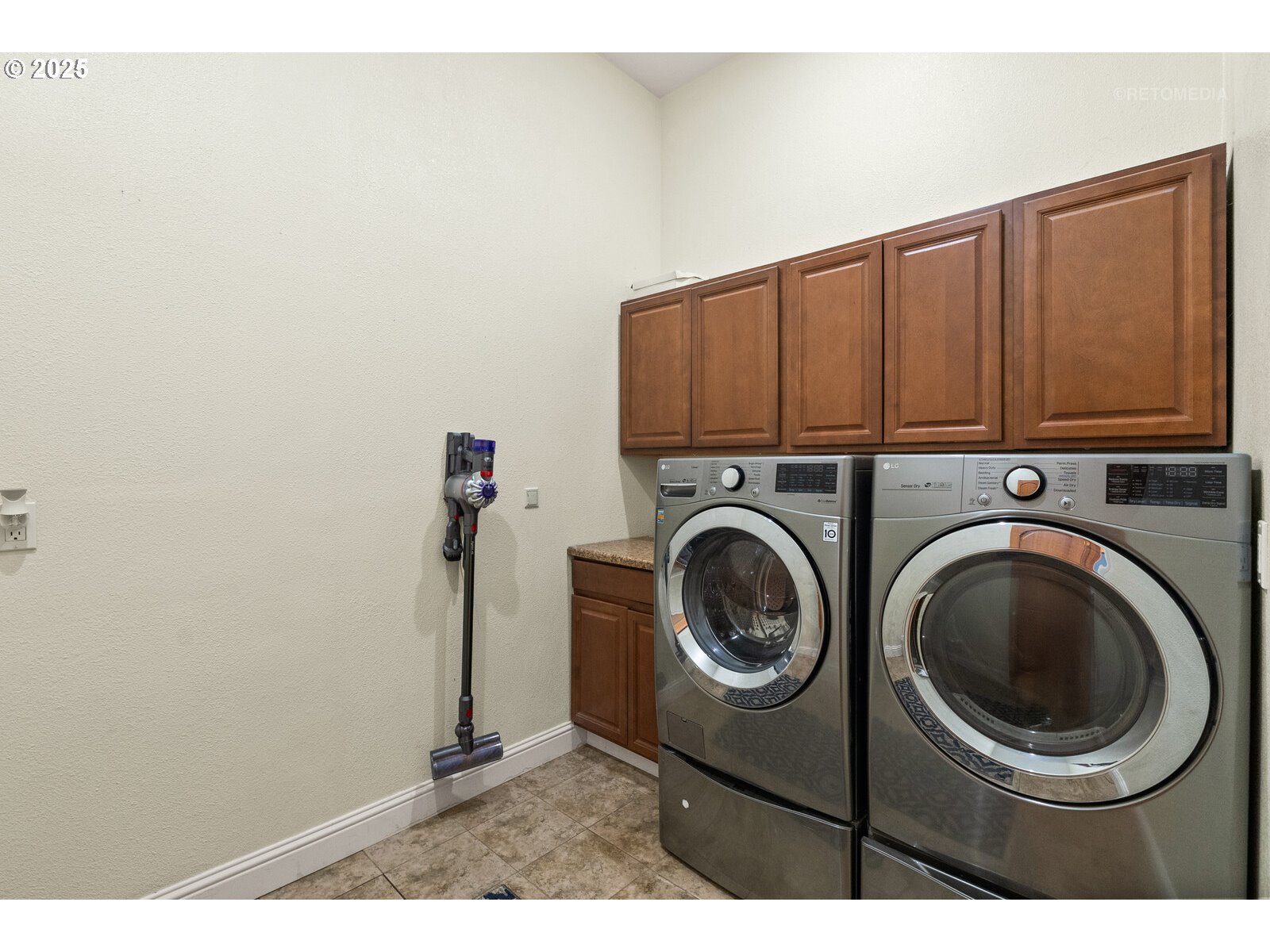40811 Northwest Linklater Road North Plains, OR 97133 - Photo 22 of 48 a utility room with dryer and washer